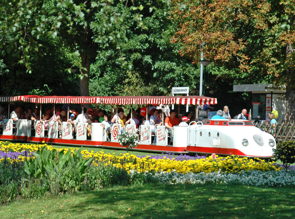 Le petit train du Jardin franco-allemand Le petit train du Jardin franco-allemand