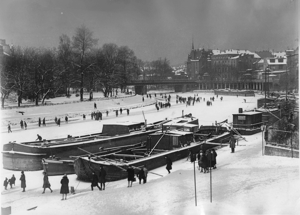 Die zugefrorene Saar am 14. Februar 1929 Die zugefrorene Saar am 14. Februar 1929 (Stadtarchiv Saarbrücken, GÖ 3.110)