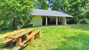 Grillhütte in der Grumbachhohl (Foto: Ralf Blechschmidt) Grillhütte in der Grumbachhohl (Foto: Ralf Blechschmidt)