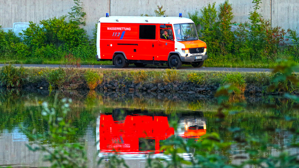 Gerätewagen Wasserrettung bei einem Einsatz an der Saar Gerätewagen Wasserrettung bei einem Einsatz an der Saar