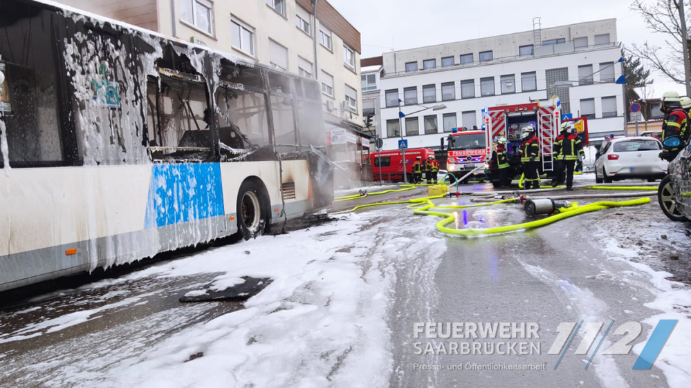 Busbrand - Gerhardstraße Altenkessel Busbrand - Gerhardstraße Altenkessel