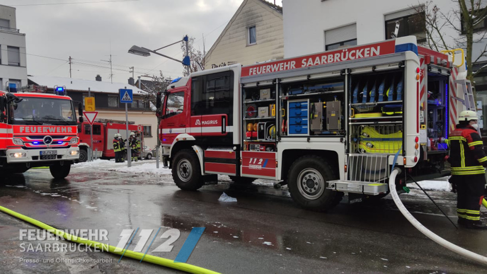 Busbrand - Gerhardstraße Altenkessel Busbrand - Gerhardstraße Altenkessel