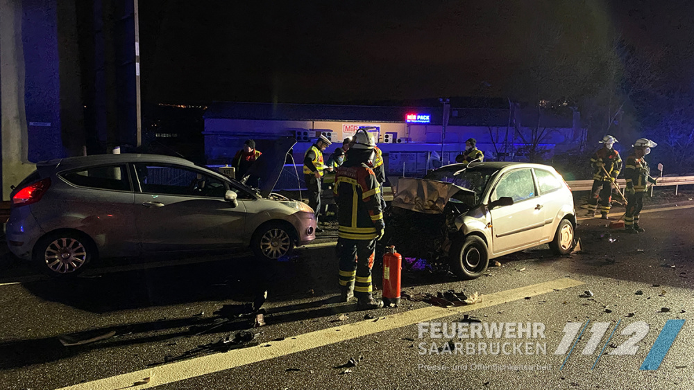 Verkehrsunfall BAB 6 - kurz vor Abfahrt Fechingen Verkehrsunfall BAB 6 - kurz vor Abfahrt Fechingen