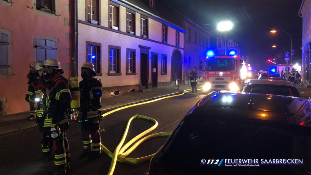 Dachstuhlbrand Saargemünder Straße - St. Arnual Dachstuhlbrand Saargemünder Straße - St. Arnual