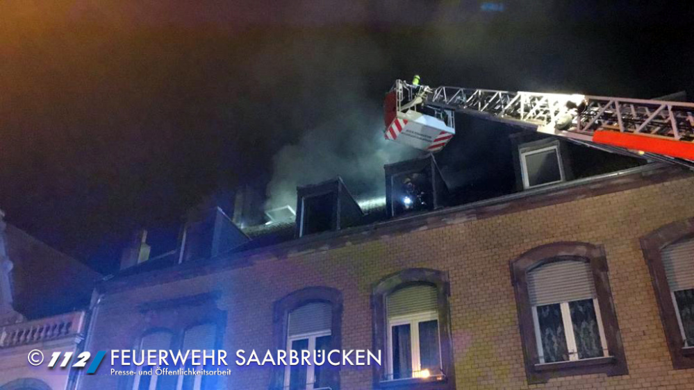 Dachstuhlbrand Saargemünder Straße - St. Arnual Dachstuhlbrand Saargemünder Straße - St. Arnual