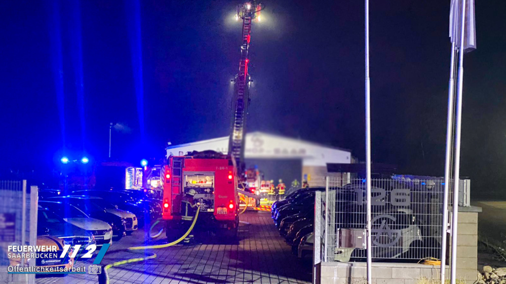 Lagerhallenbrand Metzer Straße Lagerhallenbrand Metzer Straße