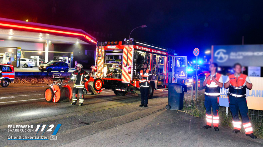 Lagerhallenbrand Metzer Straße Lagerhallenbrand Metzer Straße