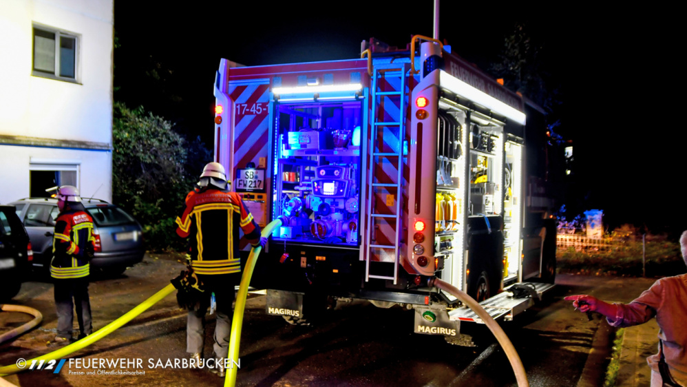 Wohnungsbrand, Personen in Gebäude Wohnungsbrand, Personen in Gebäude