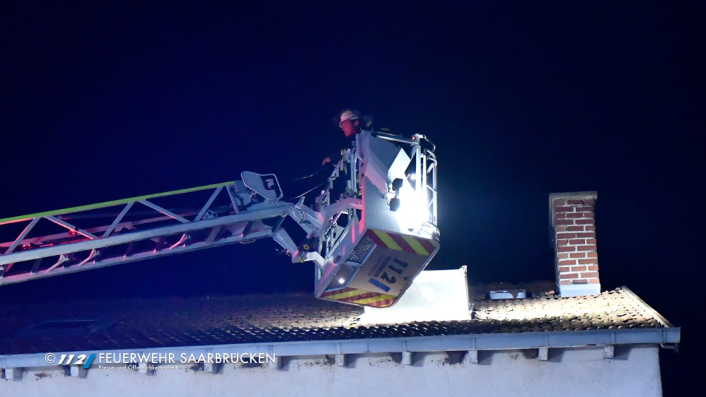 Wohnungsbrand, Personen in Gebäude Wohnungsbrand, Personen in Gebäude