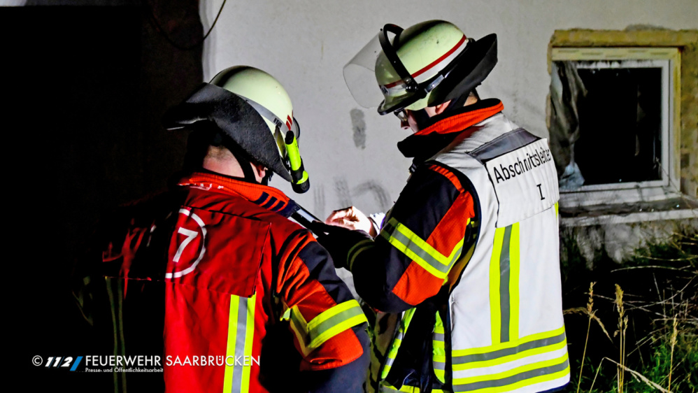 Wohnungsbrand, Personen in Gebäude Wohnungsbrand, Personen in Gebäude