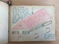 Zeichnung der Schweizerischen Arzt- und Hilfsbaracke vor der Ruinenlandschaft Saarbrückens. In dieser Baracke wurden die Kinder zunächst untersucht. Je nach Ernährungszustand wurde entschieden, an wie vielen Schulspeisungen sie teilnehmen durften Zeichnung der Schweizerischen Arzt- und Hilfsbaracke vor der Ruinenlandschaft Saarbrückens. In dieser Baracke wurden die Kinder zunächst untersucht. Je nach Ernährungszustand wurde entschieden, an wie vielen Schulspeisungen sie teilnehmen durften