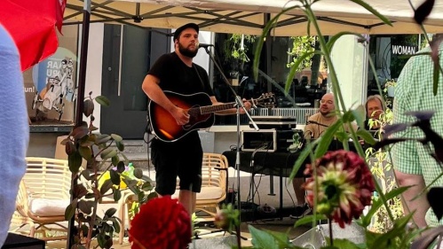 Musiker  an der Eröffnung der Sommerstraßen