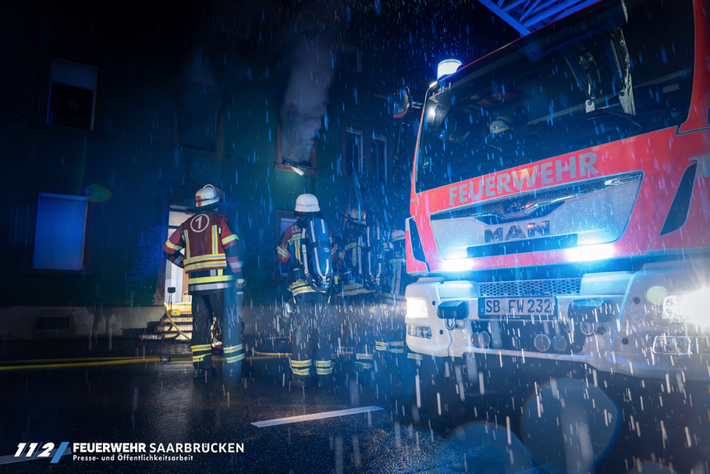 Wohnungsbrand mit Menschenrettung in Brebach Wohnungsbrand mit Menschenrettung in Brebach