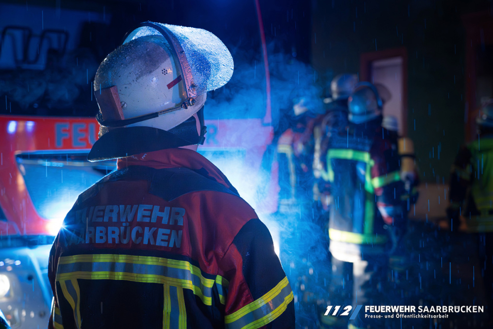 Wohnungsbrand mit Menschenrettung in Brebach Wohnungsbrand mit Menschenrettung in Brebach