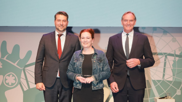 Uwe Conradt, Saarbrückens Oberbürgermeister und Vizepräsident des Deutschen Städtetages, Burkhard Jung, Leipzigs Oberbürgermeister und Präsident des Deutschen Städtetages, und Katja Dörner, Bonner Oberbürgermeisterin und Vizepräsidentin Image